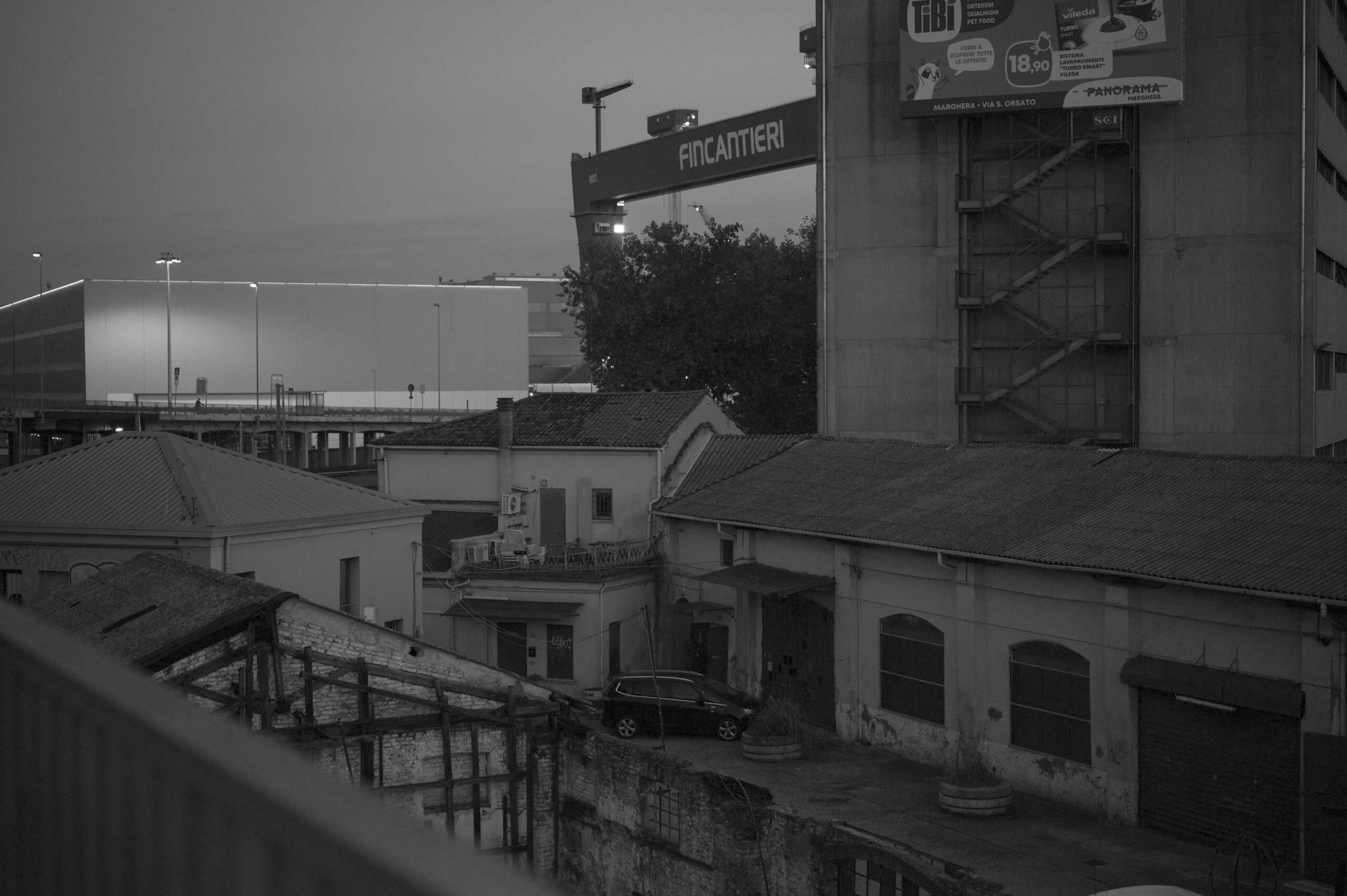 4. La gru a cavalletto di Fincantieri